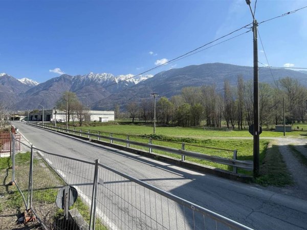 casa indipendente in vendita a Morbegno in zona Campovico
