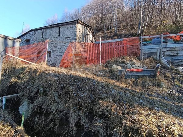casa indipendente in vendita a Morbegno in zona Valle