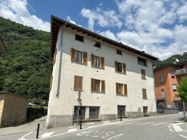 appartamento in vendita a Morbegno in zona Campovico