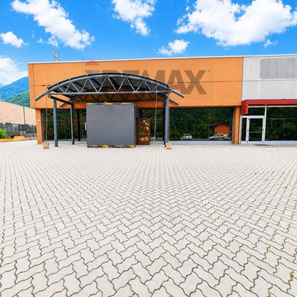locale commerciale in vendita a Morbegno