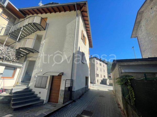 appartamento in vendita a Morbegno in zona Campovico