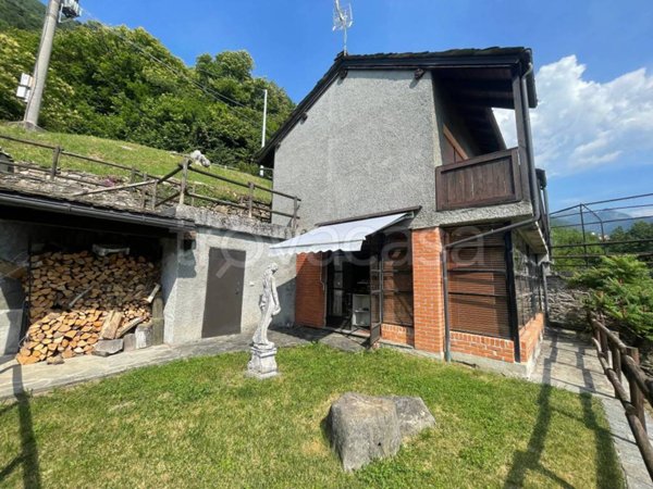 casa indipendente in vendita a Morbegno in zona Valle
