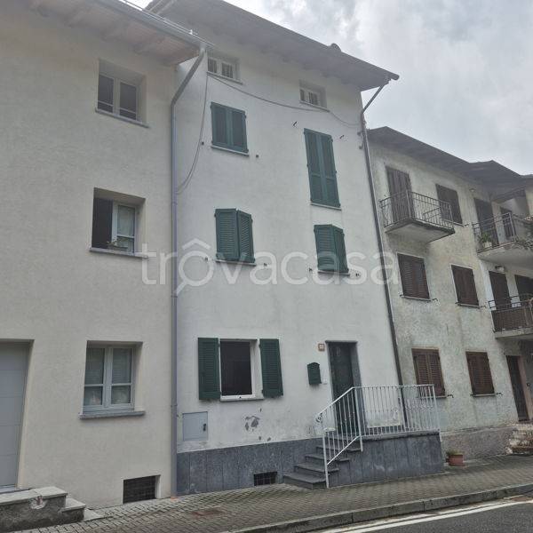 appartamento in vendita a Morbegno in zona Campovico