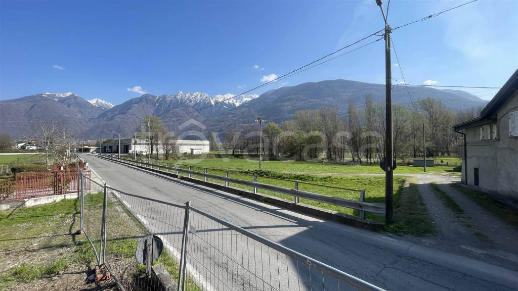 casa indipendente in vendita a Morbegno in zona Campovico