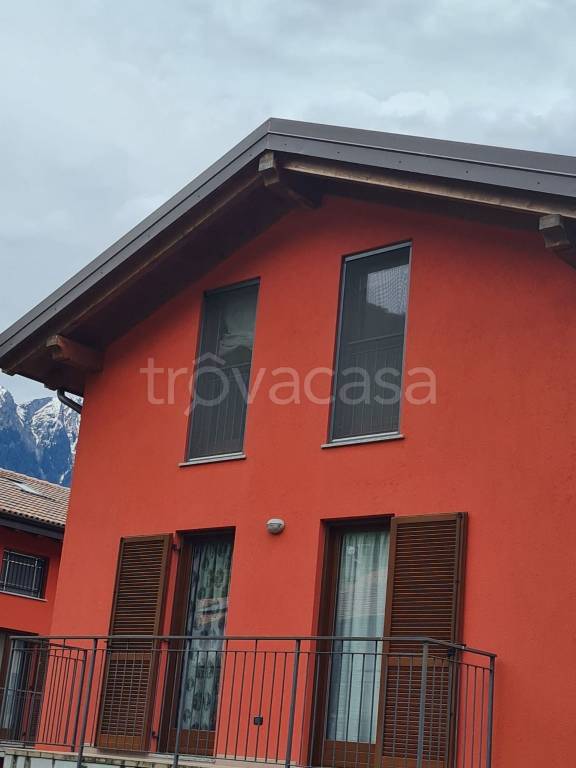 appartamento in vendita a Morbegno in zona Campovico