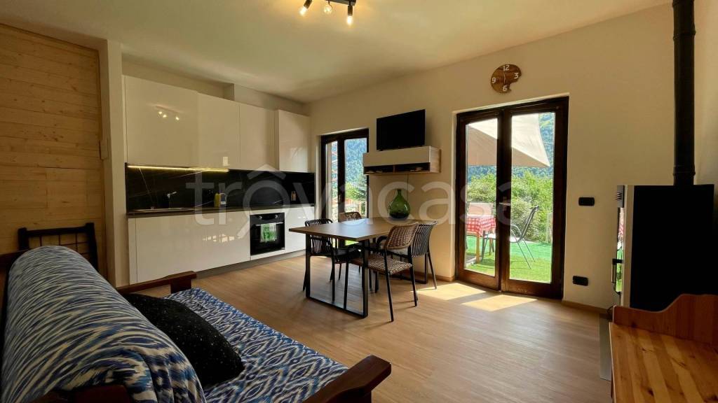 casa indipendente in vendita a Morbegno in zona Valle