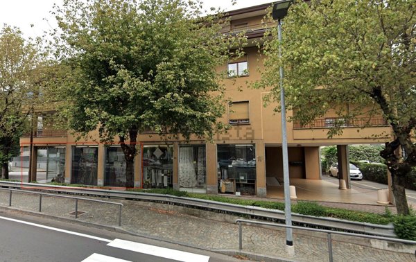 locale commerciale in vendita a Morbegno