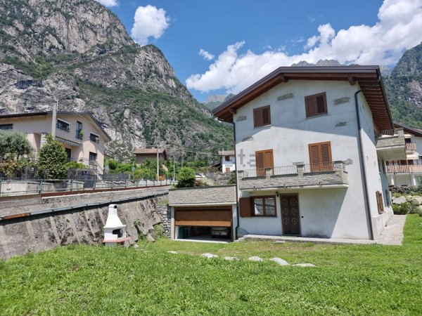 casa indipendente in vendita a Novate Mezzola