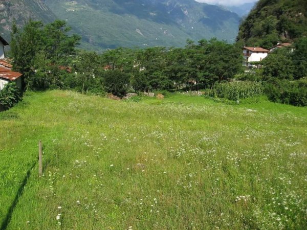 terreno edificabile in vendita a Novate Mezzola