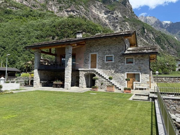 casa indipendente in vendita a Novate Mezzola