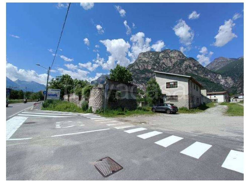 locale commerciale in vendita a Novate Mezzola