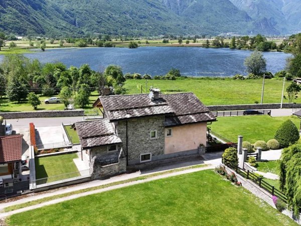 casa indipendente in vendita a Novate Mezzola