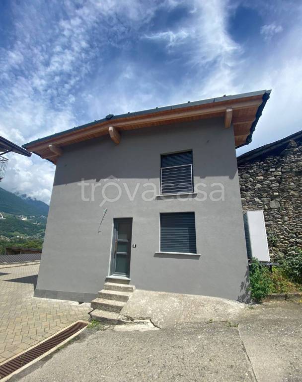 casa indipendente in vendita a Piateda