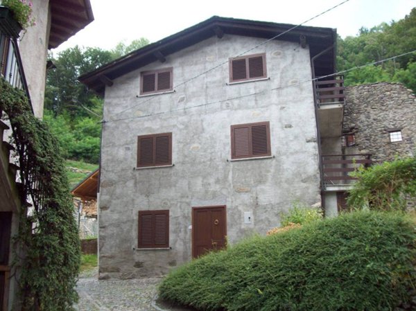 casa indipendente in vendita a Piateda