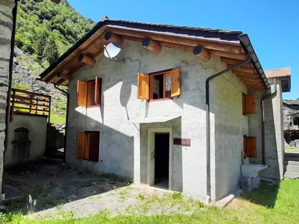 casa indipendente in vendita a Piateda