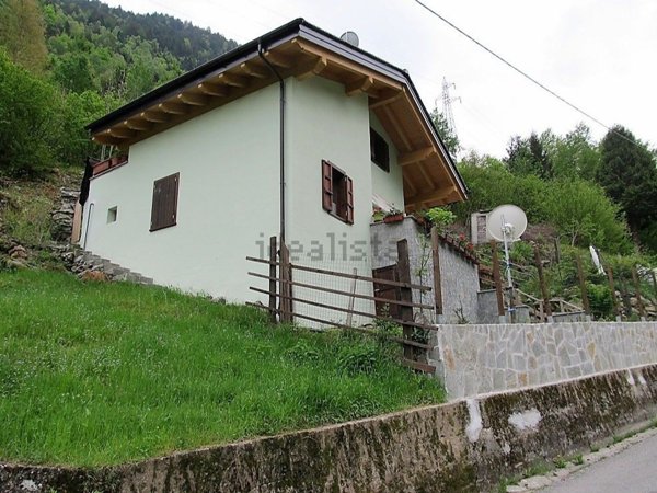casa indipendente in vendita a Piateda
