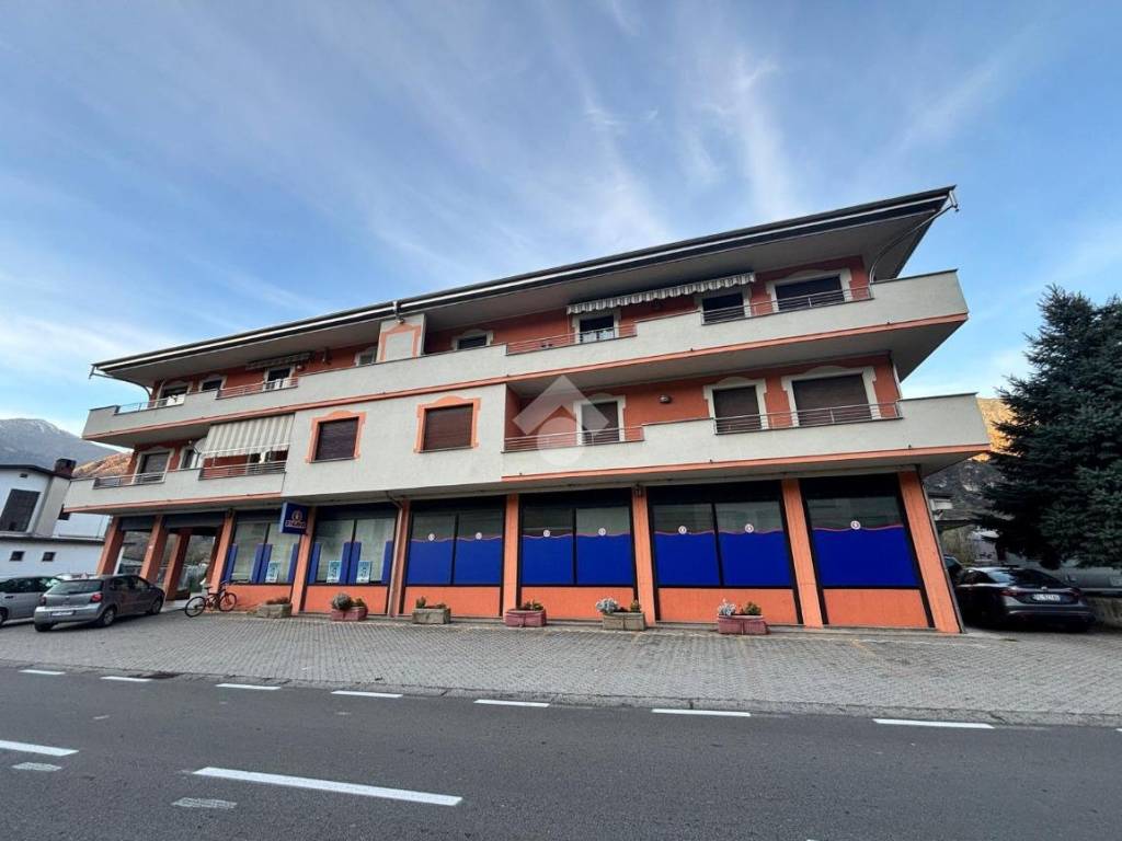 locale commerciale in vendita a Piateda