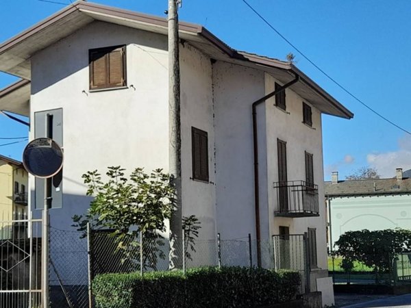 casa indipendente in vendita a Piateda