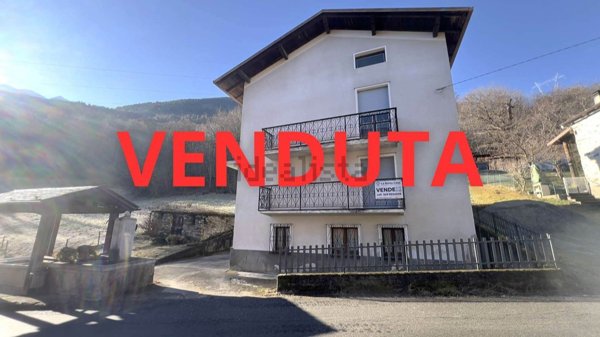casa indipendente in vendita a Piateda