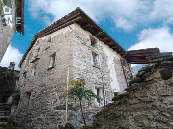 casa indipendente in vendita a Piuro in zona Borgonuovo