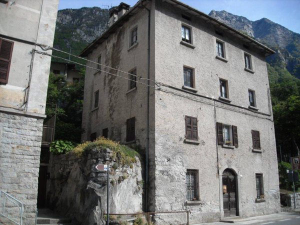 casa indipendente in vendita a Piuro in zona Santa Croce