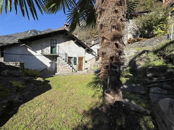 appartamento in vendita a Piuro in zona Borgonuovo