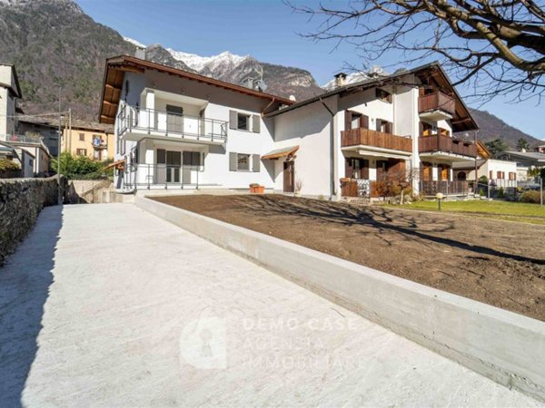 appartamento in vendita a Piuro in zona Prosto