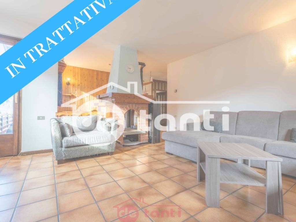 appartamento in vendita a Piuro in zona Prosto