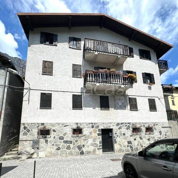 appartamento in vendita a Piuro in zona Santa Croce