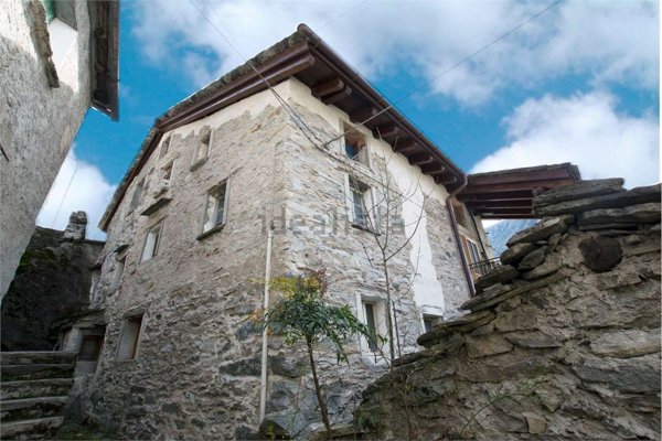 casa semindipendente in vendita a Piuro in zona Borgonuovo
