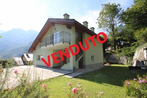 appartamento in vendita a Piuro in zona Prosto