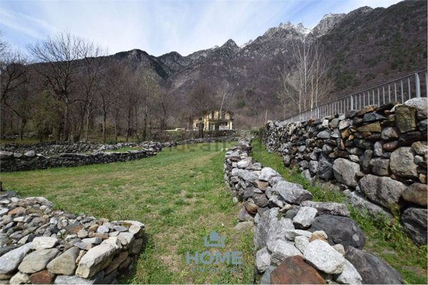 casa indipendente in vendita a Piuro in zona Prosto