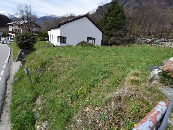 terreno edificabile in vendita a Piuro in zona Prosto