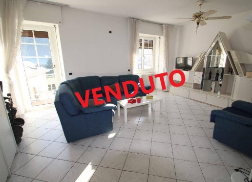 appartamento in vendita a Piuro in zona Prosto