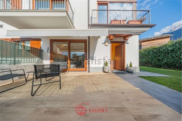 appartamento in vendita a Piuro in zona Borgonuovo