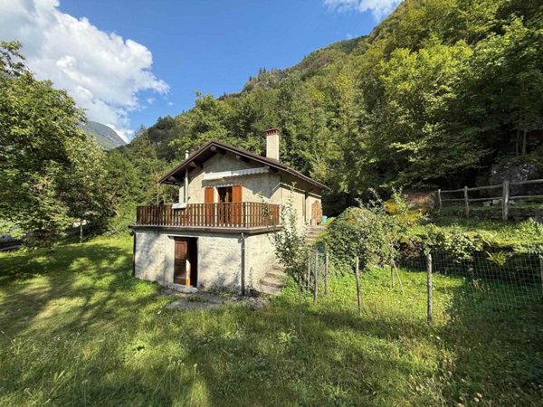 casa indipendente in vendita a Piuro in zona Santa Croce