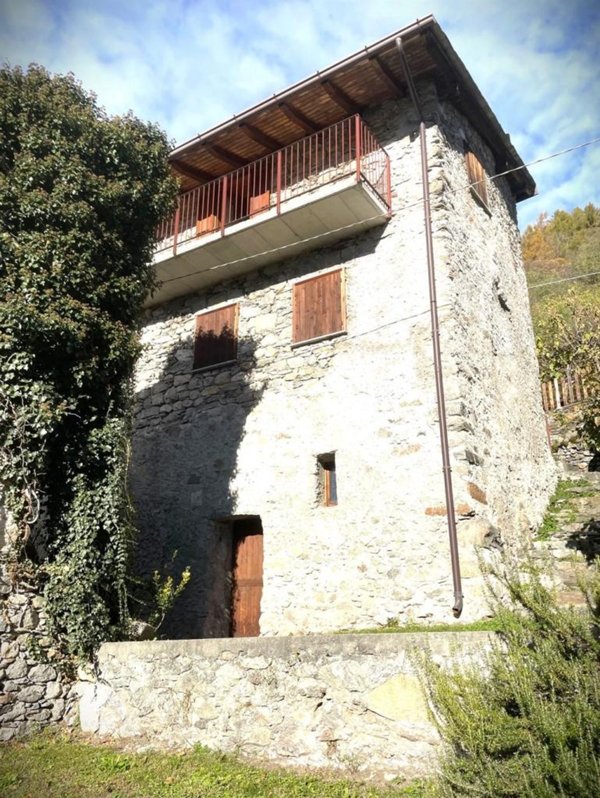 casa indipendente in vendita a Poggiridenti