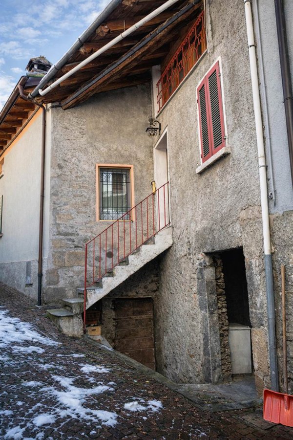 casa indipendente in vendita a Poggiridenti