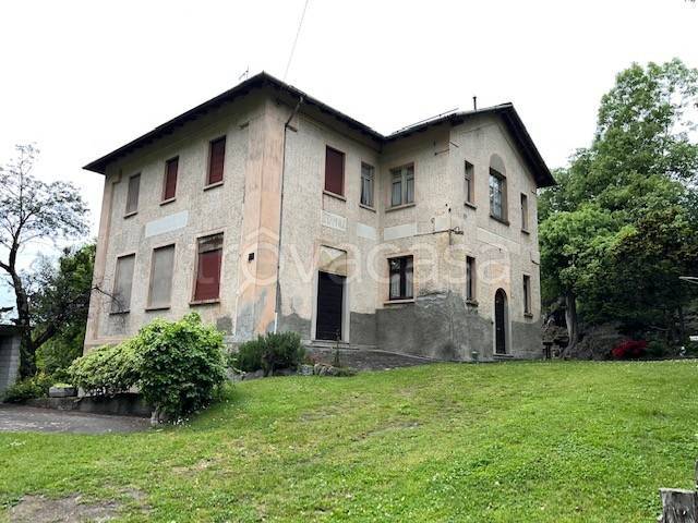 casa indipendente in vendita a Ponte in Valtellina in zona Sazzo