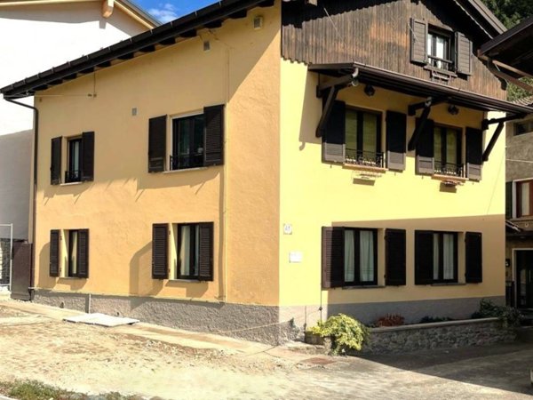 casa indipendente in vendita a Ponte in Valtellina in zona Carolo