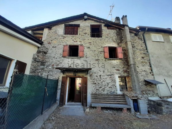 casa indipendente in vendita a Ponte in Valtellina in zona Carolo