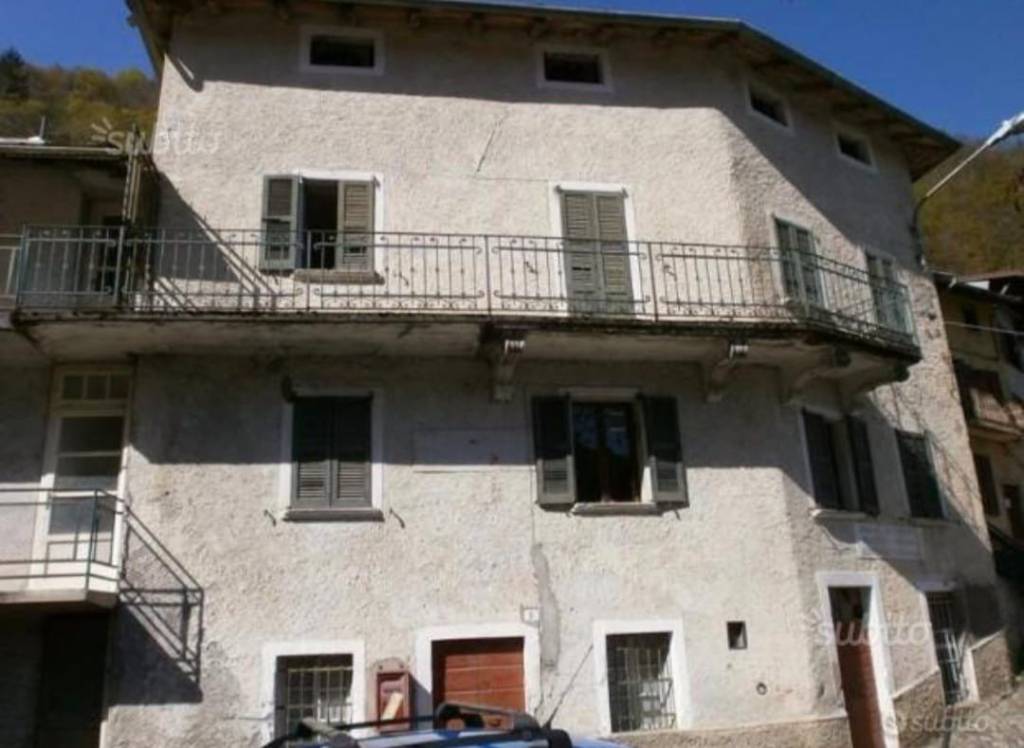 casa indipendente in vendita a Ponte in Valtellina in zona Arigna