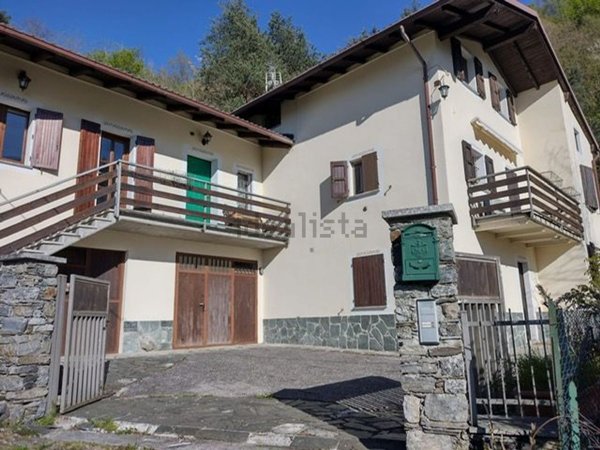casa indipendente in vendita a Ponte in Valtellina in zona Carolo