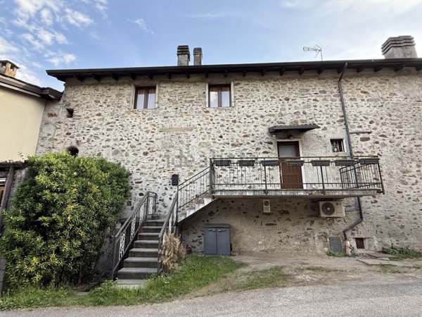 appartamento in vendita a Ponte in Valtellina in zona Casacce