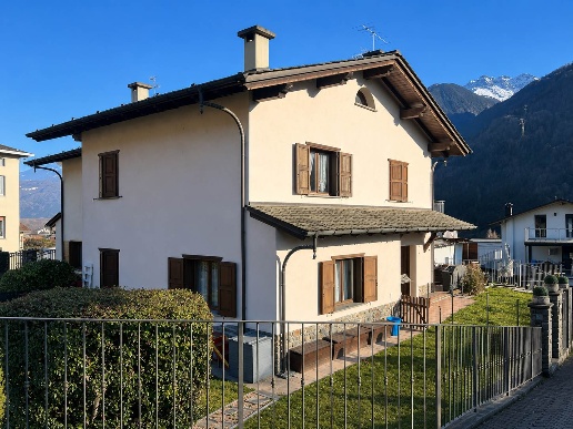 casa indipendente in vendita a Ponte in Valtellina in zona Casacce