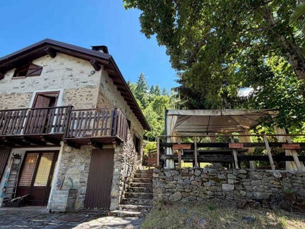 casa indipendente in vendita a Ponte in Valtellina in zona Arigna