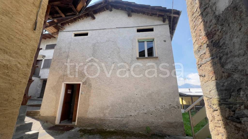 casa indipendente in vendita a Ponte in Valtellina in zona Albareda