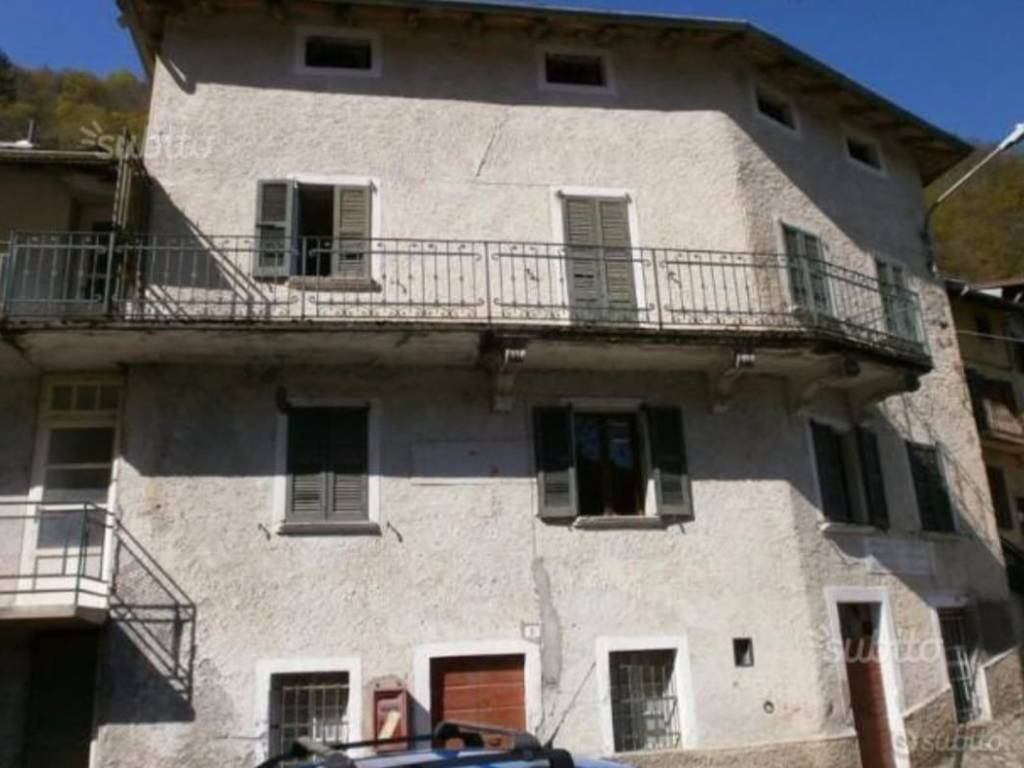 casa indipendente in vendita a Ponte in Valtellina in zona Arigna