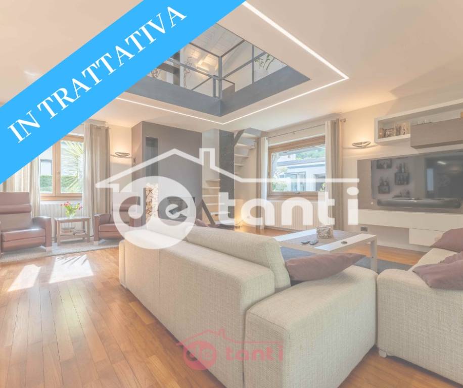 villa in vendita a Prata Camportaccio