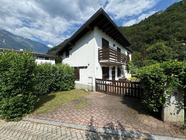 casa indipendente in vendita a Prata Camportaccio